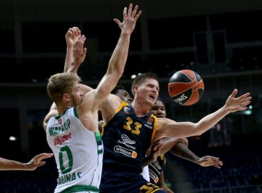 jonas-jerebko walkup