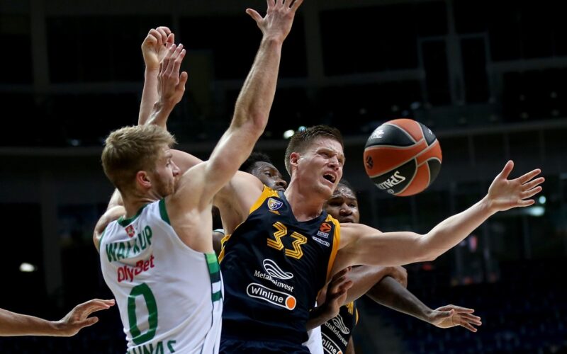 jonas-jerebko walkup