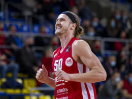 Triumfuojantis Ž. Skučas