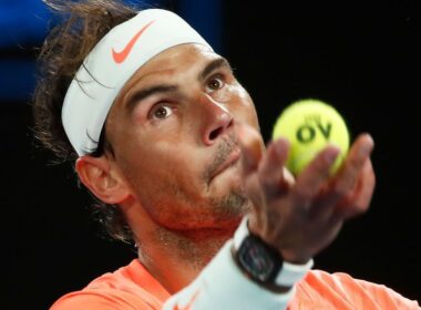 R.Nadalis žengia be pralaimėjimų