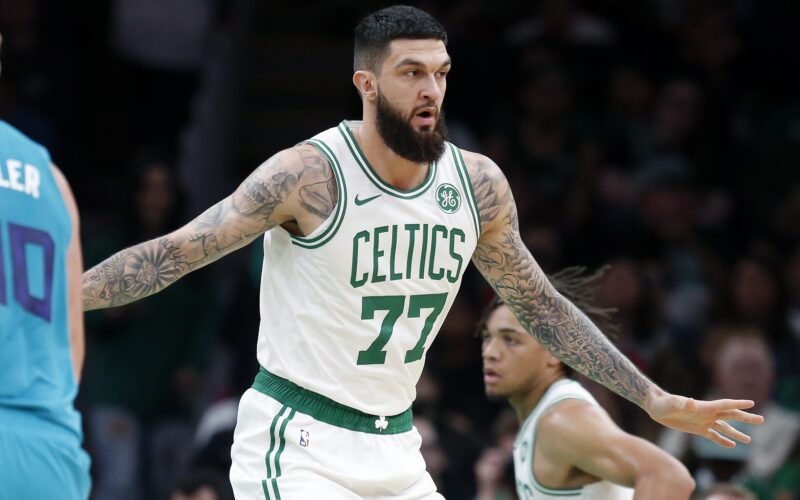 V. Poirier atsidūrė karališkajame klube