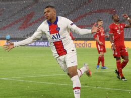 „Bayern" neatlaikė PSG grėsmės