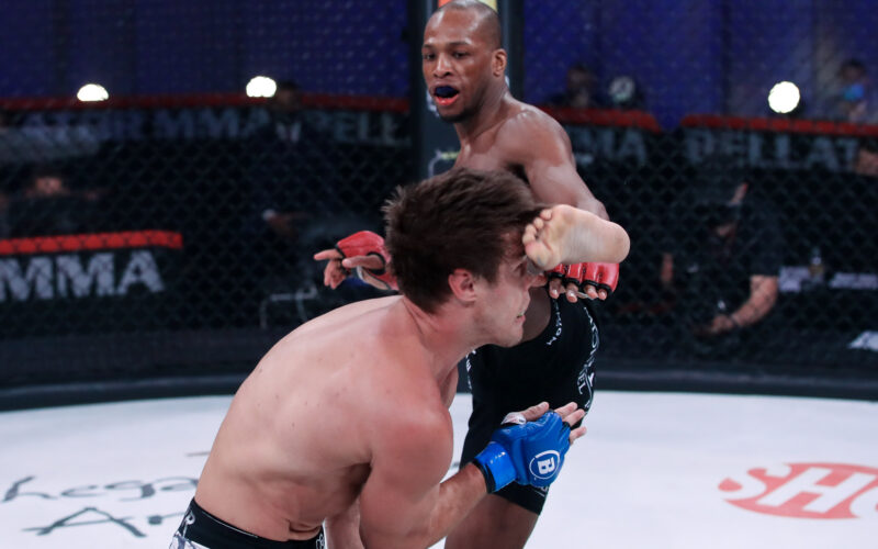 M. Page'as sudarkė D. Andersono nosį