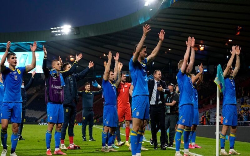 Ukraina eliminavo favoritais laikytą Švedijos rinktinę