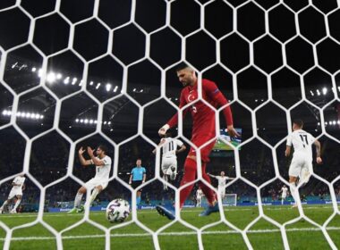 Italija sutriuškino Turkiją