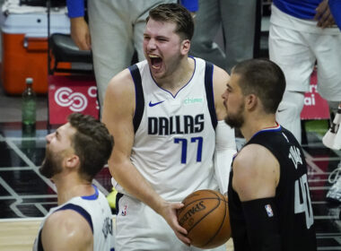 Dalaso "Mavericks" krito prieš Los Andželo "Clippers"