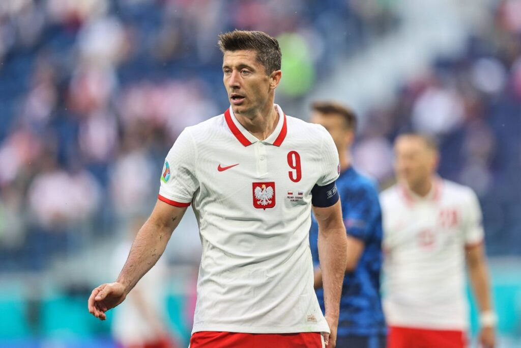 Lenkija išsaugoja galimybes patekti į kitą etapą