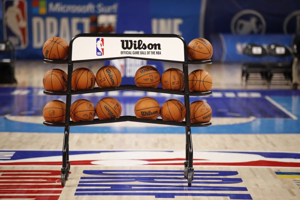 NBA duris mėgins praverti du lietuviai