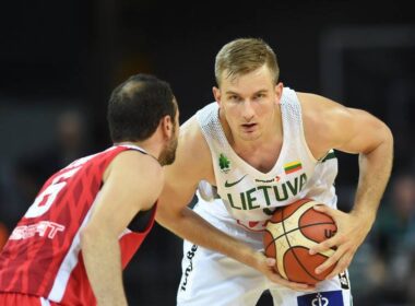 Vaidas Kariniauskas nuo šiol vilkės Vilniaus "Ryto" marškinėlius