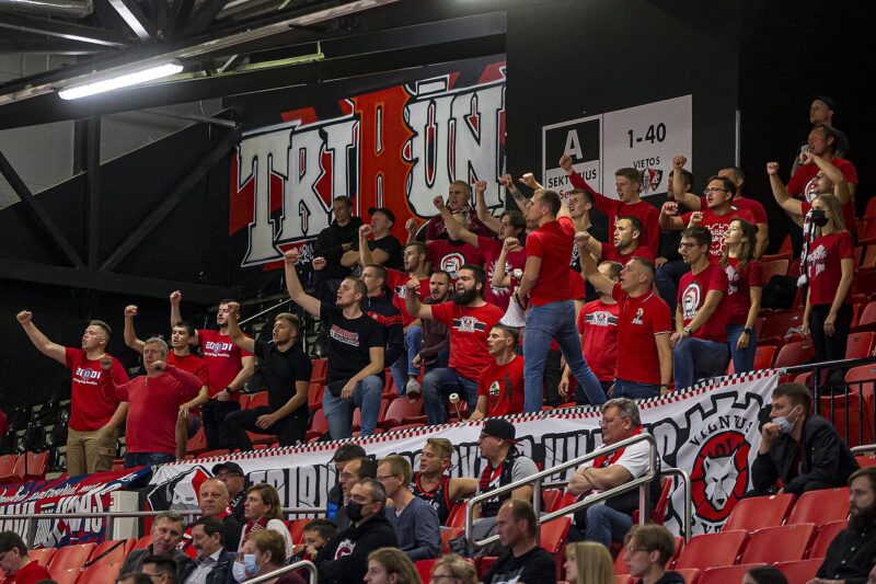 Vilniaus „Ryto" fanai