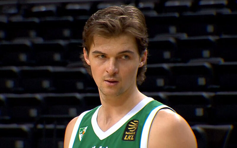 S.Vasturia baigė profesionalo karjerą