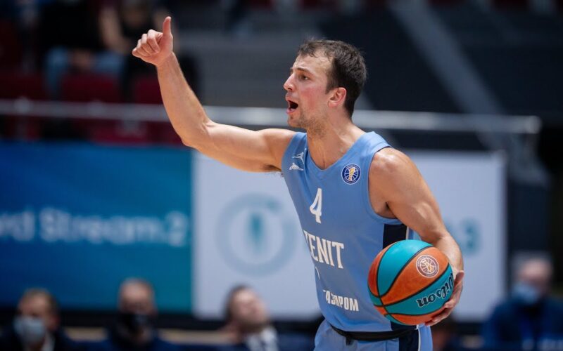 K. Pangosas keliasi už Atlanto