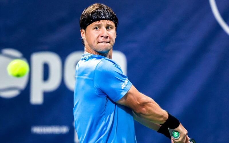 R.Berankis su A.Sitaku pergalingai pradėjo ATP 250 turnyrą