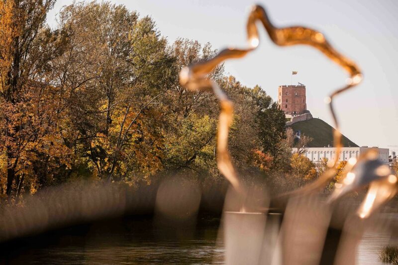 Meno skulptūra „Sugautas vėjas"