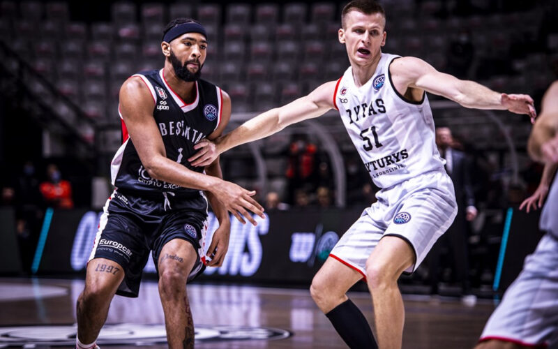 Vilniečiai krito Stambule