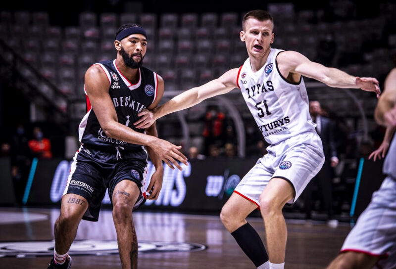 Vilniečiai krito Stambule