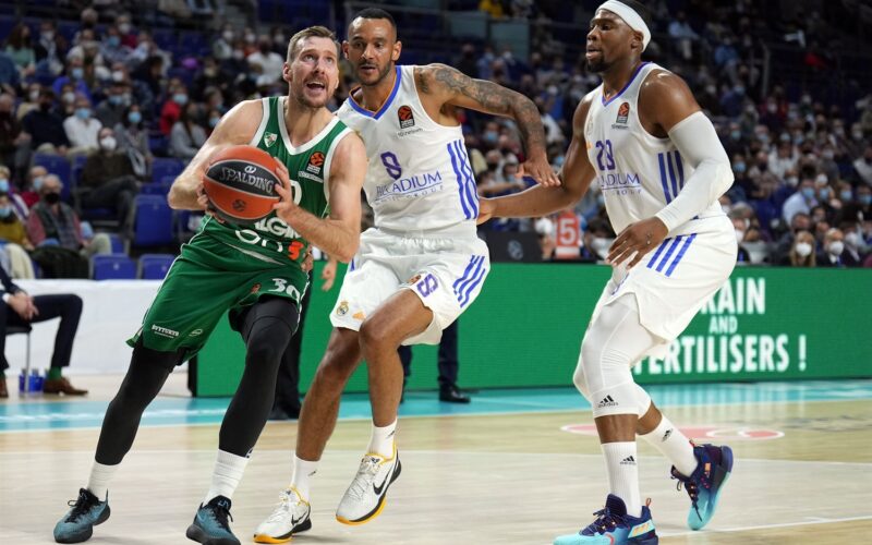 Zoranas Dragičius veržiasi per „Real" gynybos spąstus