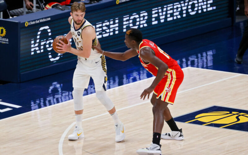 D. Sabonis su kamuoliu