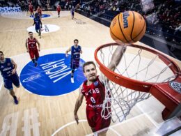 Rezultatyvus V. Kariniausko išpuolis