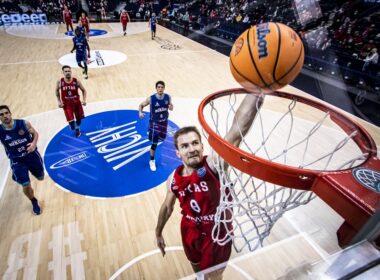 Rezultatyvus V. Kariniausko išpuolis