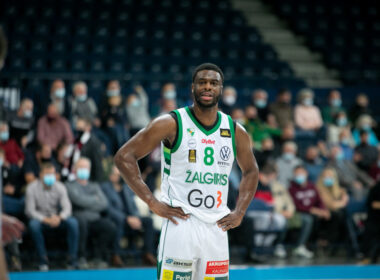 E. Mudiay Kaune nepritapo