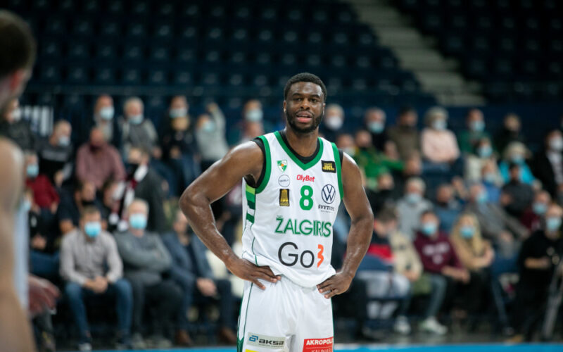 E. Mudiay Kaune nepritapo